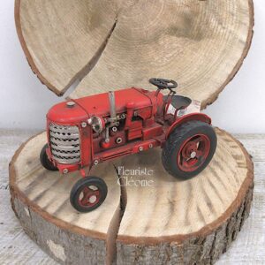 Tracteur rouge